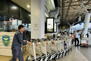 Hành khách đi sân bay Tân Sơn Nhất thuận tiện làm thủ tục cao điểm Tết