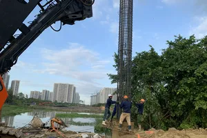 Công trường vành đai 3 nhộn nhịp thi công xuyên Tết