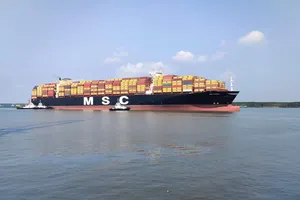 Cảng biển Việt Nam đã tiếp nhận được tàu trọng tải lớn nhất thế giới