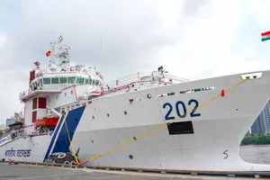 Tàu Lực lượng Bờ biển Ấn Độ cập cảng TP.HCM 