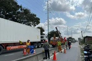 19 đoạn dải phân cách trên đường Võ Chí Công bị mất