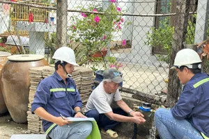 Hỗ trợ các hộ dân không đủ điều kiện được lắp đặt đồng hồ nước