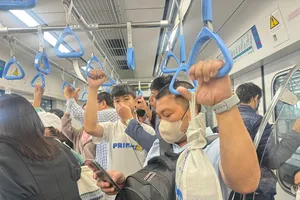 Tàu metro số 1 đón hơn 90.000 lượt khách ngày Giáng sinh