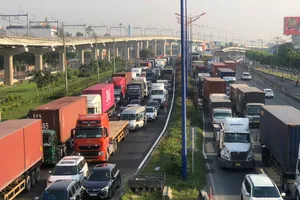 Đường Võ Nguyên Giáp, TP Thủ Đức đang kẹt xe kéo dài