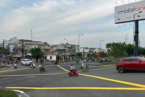 TP.HCM: Nhiều tuyến đường được thảm nhựa như mới đón Tết Nguyên đán 2025