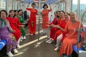 Hình ảnh vắng khác lạ trên tuyến metro số 1