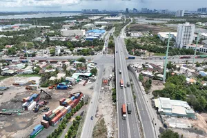 Dự án nút giao Mỹ Thủy 3.600 tỉ đồng 'khát' mặt bằng, thi công cầm chừng