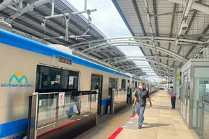 Khi nào lắp thang máy tại các cầu vượt bộ hành tuyến metro số 1?
