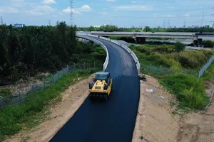 Cao tốc Bến Lức - Long Thành thông xe thêm 18,8km vào dịp 30-4