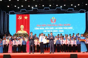 Đại diện EVNHCMC được vinh danh tại Đại hội Thi đua yêu nước 