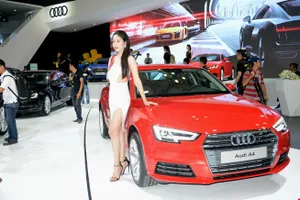 Ô tô giá 800 triệu phải đóng phí 400 triệu: Thật không?