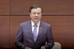 Bộ trưởng Tài chính: Chẳng ai dám đối đầu về tăng thuế xăng