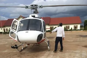 Máy bay được HAGL thuê chuẩn bị cất cánh làm nhiệm vụ giải cứu công nhân. Ảnh: Infonet.