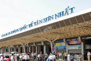 Vì sao hàng loạt đại gia nhảy vào sân bay?