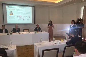 Nhà sáng lập Logivan, chị Phạm Thị Khánh Linh đang giới thiệu về công ty