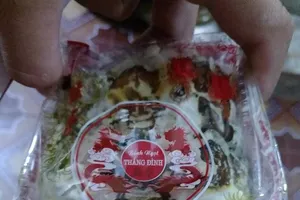 Chủ cơ sở giải thích về bánh Trung thu mốc đen