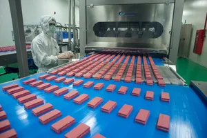 Dây chuyền sản xuất bánh của Tập đoàn PAN- Ảnh: TL