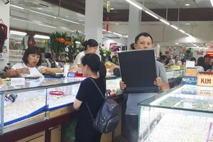 Giá vàng nữ trang, vàng nhẫn phần lớn đều bị đẩy giá tăng cao hơn vàng miếng SJC là điều bất thường- Ảnh: Thùy Linh