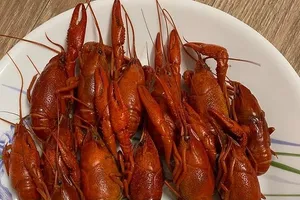 Vì sao phải hỏa tốc chặn tôm càng đỏ Trung Quốc?