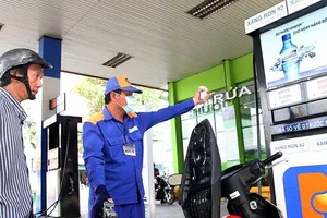 Giá xăng Việt Nam đang gặp sức ép phải giảm giá