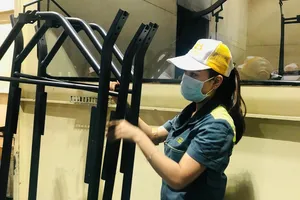 Tăng lương tối thiểu vùng: Công nhân vững bụng, doanh nghiệp mới mạnh giàu 