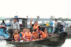 Để du lịch quốc tế Việt Nam không còn “đi trước, về sau”