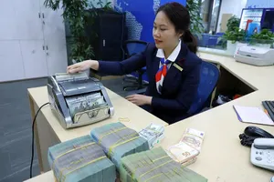 Giá USD tăng trở lại, tiền Việt Nam chịu nhiều áp lực