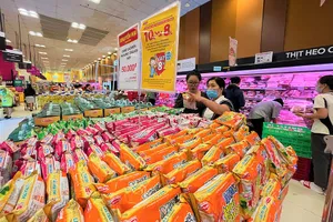 Tăng lương nhưng phải ngăn làn sóng tăng giá