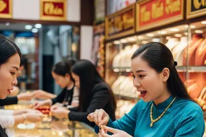 Thông tin mới vừa xuất hiện, người mua vàng nên làm gì lúc này? 