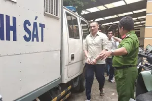 Đôi nam nữ dùng dao cướp xe máy lúc rạng sáng