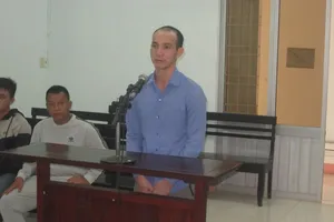 Trách bạn tù tiếp đón không chu đáo và cái kết