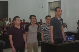 Thanh niên bị truy sát giữa đường vì… ‘láo’