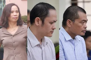 Khi phó chủ tịch HĐND và vợ chủ tịch tỉnh nhờ nâng điểm