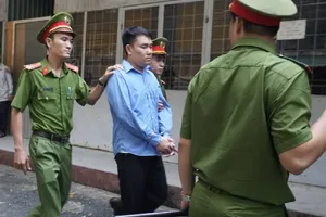 Mất mạng vì dọa đốt nhà bạn