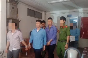 1 cháu gái mang thai, 2 thanh niên vướng lao lý