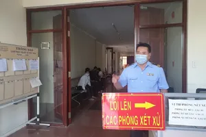 Tòa Tối cao: Cán bộ không tự do đi lại, sang phòng khác