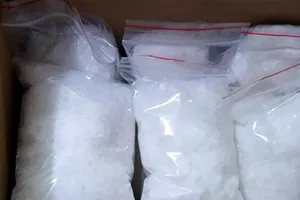 Bị bắt tại trận khi đang 'nhận hàng giúp'