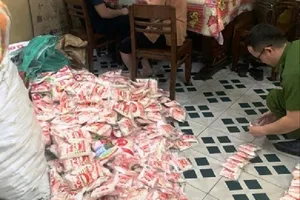 Buôn bột ngọt giả, lãnh 2,5 năm tù