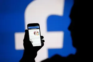 Trộm điện thoại còn vào facebook khổ chủ lừa tiền