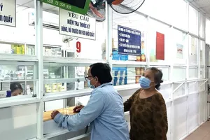 Quyết liệt 'giải cứu' bệnh viện, bệnh nhân