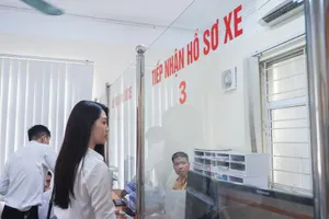 Đăng ký biển số xe nơi tạm trú: Đừng để dân chờ thêm!