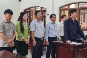 Vụ 7 cán bộ Đồng Nai cấp 2,5 ha đất công cho tư nhân: Điều tra viên nói gì tại tòa?