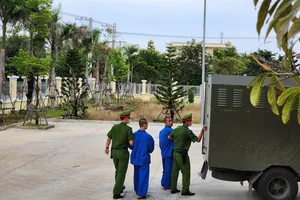 Chỉ vì suýt va chạm giao thông, nam thanh niên đâm 3 người thương vong