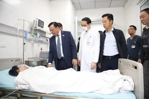 Bí Thư Thành ủy Hà Nội thăm hỏi, động viên nạn nhân vụ cháy tại phố Hàng Lược