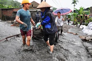 Bắc Bộ mưa to, có nguy cơ mưa đá, tố lốc