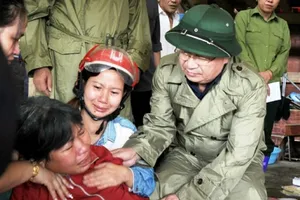 Phó Thủ tướng trực tiếp thị sát tình hình mưa lũ ở Lào Cai