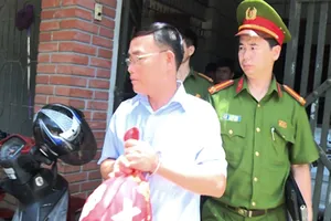 Bắt nguyên kế toán lập khống bảng lương, tham ô tài sản