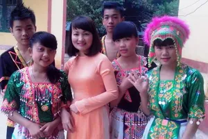 Nữ giáo viên cấp 3 xứ Thanh viết đơn xin ra khỏi ngành