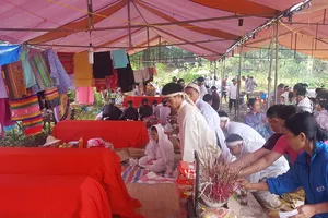 Tìm thấy 3 thành viên trong một gia đình bị vùi lấp