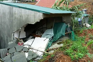 Nhà sập, bé 3 tuổi tử vong thương tâm